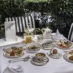 Augustus & Forte dei Marmi