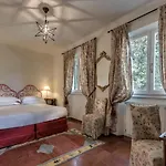 Augustus & Hotel