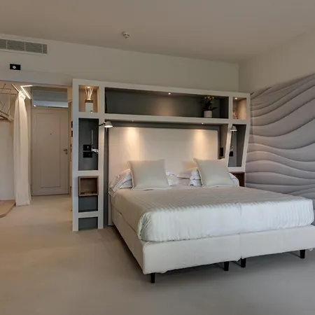 Augustus Hotel&resort Hotel
