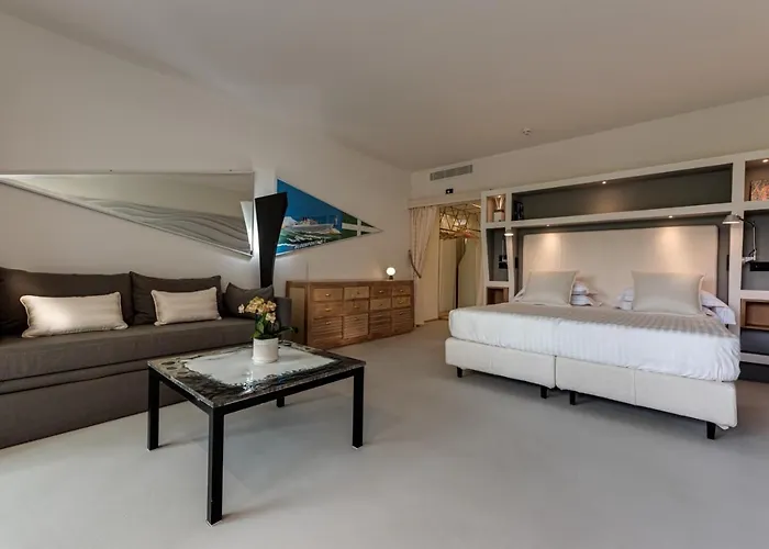 Augustus & Forte dei Marmi